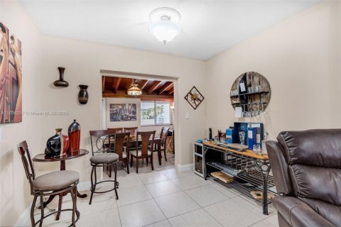 Купить виллу или дом в Майами, Флорида 1 комната, 151.9м2, № 1960205 - фото 9