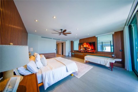Villa ou maison à vendre à North Bay Village, Floride: 6 chambres, 436.92 m2 № 2017044 - photo 11