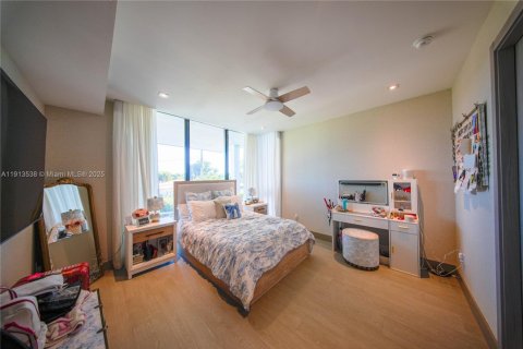 Villa ou maison à vendre à North Bay Village, Floride: 6 chambres, 436.92 m2 № 2017044 - photo 17