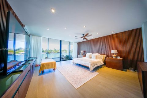 Villa ou maison à vendre à North Bay Village, Floride: 6 chambres, 436.92 m2 № 2017044 - photo 10