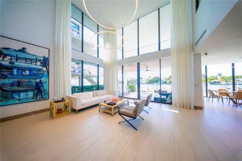 Villa ou maison à vendre à North Bay Village, Floride: 6 chambres, 436.92 m2 № 2017044 - photo 5