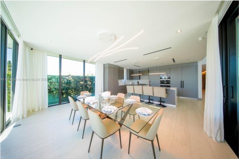 Villa ou maison à vendre à North Bay Village, Floride: 6 chambres, 436.92 m2 № 2017044 - photo 6
