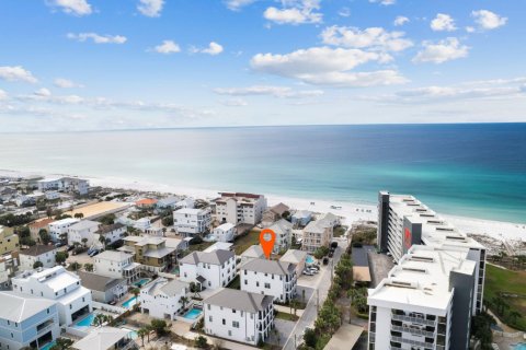 House in Miramar Beach, Florida 10 bedrooms, 487.27 sq.m. № 559905 - photo 1