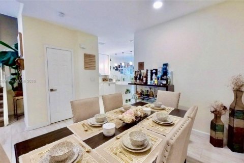 Adosado en alquiler en Homestead, Florida, 3 dormitorios, 158.31 m2 № 1857471 - foto 12