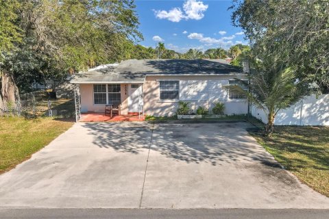 House in Hallandale Beach, Florida 4 bedrooms, 157.93 sq.m. № 2003584 - photo 2
