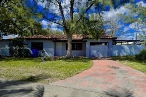 Коммерческая недвижимость в Майами, Флорида 210.89м2 № 2048510