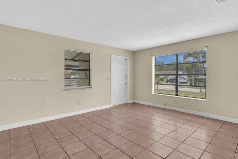 Casa en alquiler en Davie, Florida, 3 dormitorios, 91.51 m2 № 1962768 - foto 9