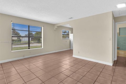 Casa en alquiler en Davie, Florida, 3 dormitorios, 91.51 m2 № 1962768 - foto 14