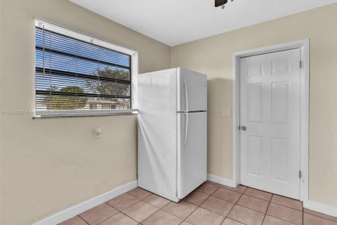 Casa en alquiler en Davie, Florida, 3 dormitorios, 91.51 m2 № 1962768 - foto 26