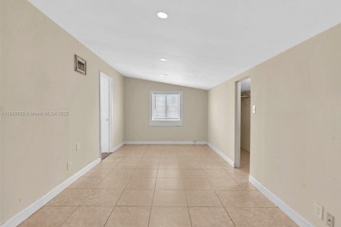 Casa en alquiler en Davie, Florida, 3 dormitorios, 91.51 m2 № 1962768 - foto 30