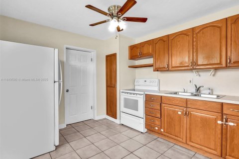 Casa en alquiler en Davie, Florida, 3 dormitorios, 91.51 m2 № 1962768 - foto 22