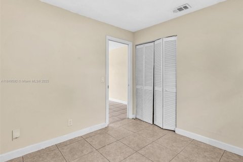 Casa en alquiler en Davie, Florida, 3 dormitorios, 91.51 m2 № 1962768 - foto 15