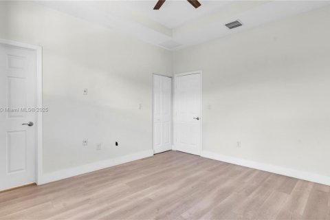 Adosado en venta en Hialeah, Florida, 3 dormitorios, 143.07 m2 № 1967990 - foto 30