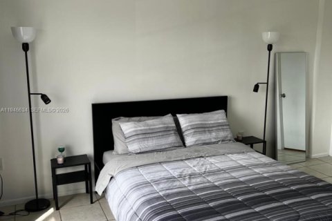 Condo in Lauderhill, Florida, 1 bedroom  № 2002890 - photo 15