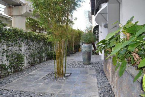 Снять в аренду кондоминиум в Майами, Флорида 1 спальня, 66.15м2, № 2047440 - фото 16