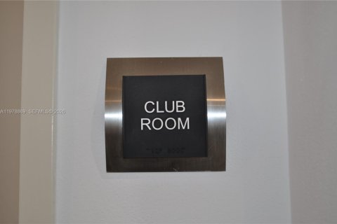 Снять в аренду кондоминиум в Майами, Флорида 1 спальня, 66.15м2, № 2047440 - фото 20