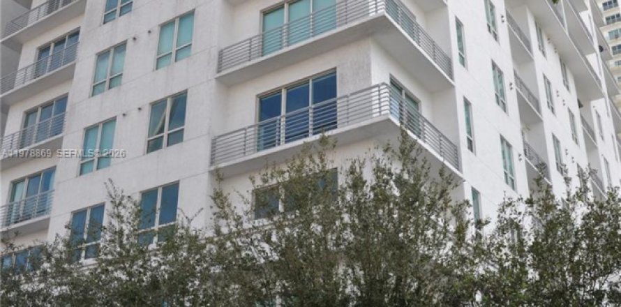 Кондоминиум с 1 спальней в Майами, Флорида № 2047440