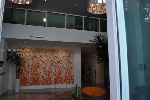 Снять в аренду кондоминиум в Майами, Флорида 1 спальня, 66.15м2, № 2047440 - фото 3