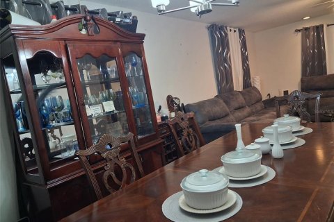 Villa ou maison à louer à Orlando, Floride: 3 chambres, 223.24 m2 № 2432679 - photo 4