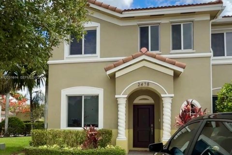 Townhouse in Homestead, Florida 4 bedrooms, 127.65 sq.m. № 2179806