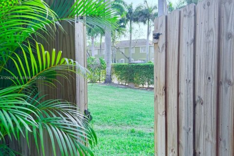 Townhouse in Homestead, Florida 4 bedrooms, 127.65 sq.m. № 2179806 - photo 17