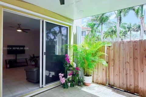 Townhouse in Homestead, Florida 4 bedrooms, 127.65 sq.m. № 2179806 - photo 16