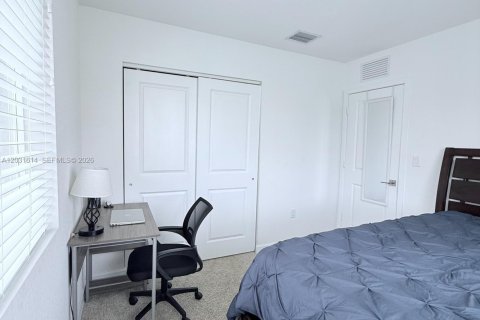 Townhouse in Homestead, Florida 4 bedrooms, 127.65 sq.m. № 2179806 - photo 11