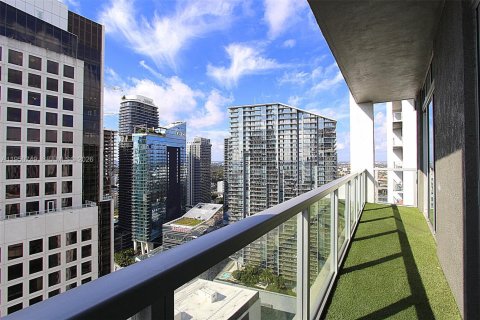 Condo in Miami, Florida, 2 bedrooms № 2007007 - photo 2