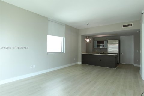 Condo in Miami, Florida, 2 bedrooms № 2007007 - photo 4