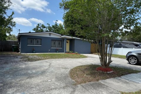 Villa ou maison à louer à Tampa, Floride: 4 chambres, 148.27 m2 № 1760201 - photo 1