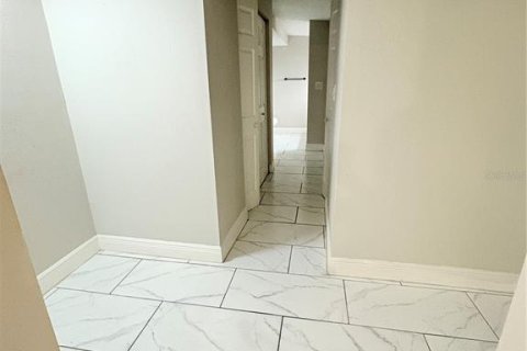 Villa ou maison à louer à Tampa, Floride: 4 chambres, 148.27 m2 № 1760201 - photo 11