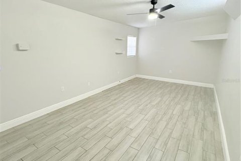 Villa ou maison à louer à Tampa, Floride: 4 chambres, 148.27 m2 № 1760201 - photo 2