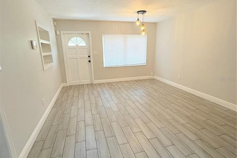 Villa ou maison à louer à Tampa, Floride: 4 chambres, 148.27 m2 № 1760201 - photo 14