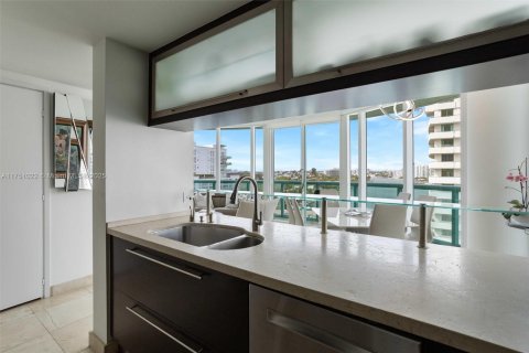 Copropriété à vendre à Miami Beach, Floride: 2 chambres, 120.77 m2 № 1985219 - photo 10
