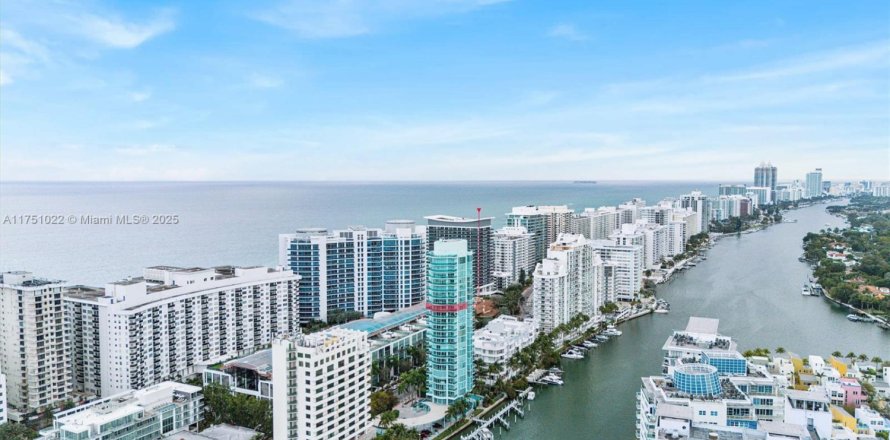 Condo à Miami Beach, Floride, 2 chambres № 1985219