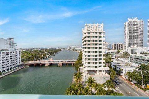 Copropriété à vendre à Miami Beach, Floride: 2 chambres, 120.77 m2 № 1985219 - photo 14