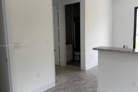 House in Homestead, Florida 4 bedrooms № 1855100 - photo 9