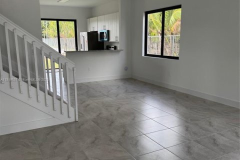 House in Homestead, Florida 4 bedrooms № 1855100 - photo 3