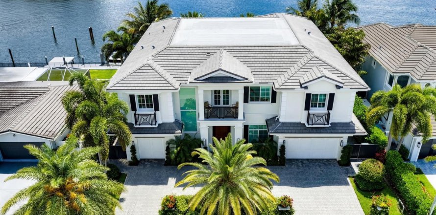 House in Boca Raton, Florida 5 bedrooms, 654.31 sq.m. № 2244175