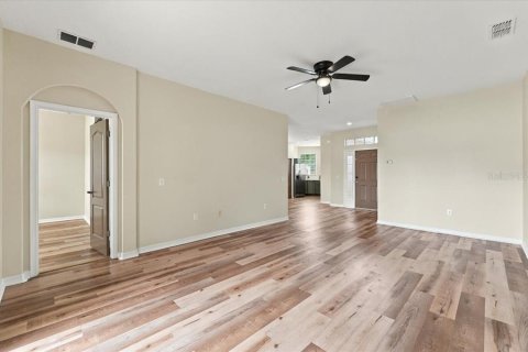 House in Lakeland, Florida 3 bedrooms, 133.31 sq.m. № 2400382 - photo 10