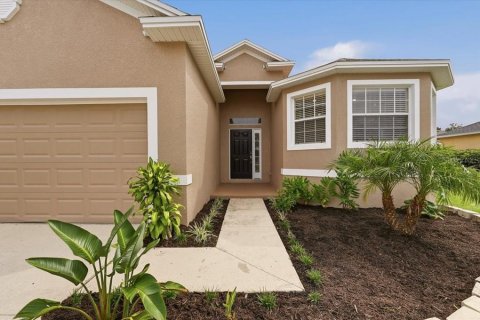 House in Lakeland, Florida 3 bedrooms, 133.31 sq.m. № 2400382 - photo 5