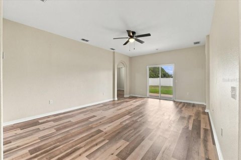 House in Lakeland, Florida 3 bedrooms, 133.31 sq.m. № 2400382 - photo 8
