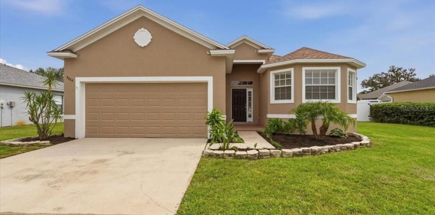 House in Lakeland, Florida 3 bedrooms, 133.31 sq.m. № 2400382