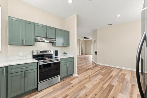 House in Lakeland, Florida 3 bedrooms, 133.31 sq.m. № 2400382 - photo 15