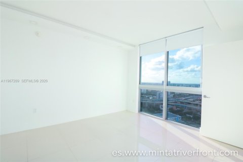 Condo in Miami, Florida, 2 bedrooms  № 2041062 - photo 8