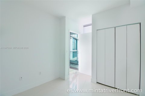 Condo in Miami, Florida, 2 bedrooms  № 2041062 - photo 5