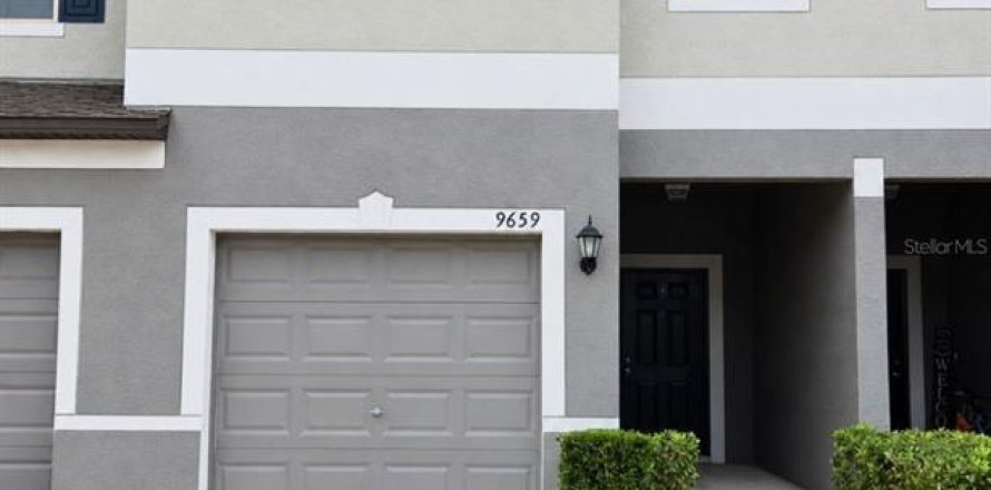 Touwnhouse à Sun City Center, Floride 3 chambres, 158.03 m2 № 2415474