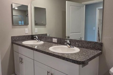 Touwnhouse à louer à Sun City Center, Floride: 3 chambres, 158.03 m2 № 2415474 - photo 7