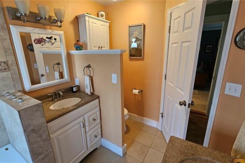 House in Orlando, Florida 4 bedrooms, 208.94 sq.m. № 2157347 - photo 14