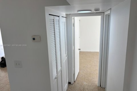 Copropriété à louer à North Miami, Floride: 2 chambres, 86.21 m2 № 1997431 - photo 14